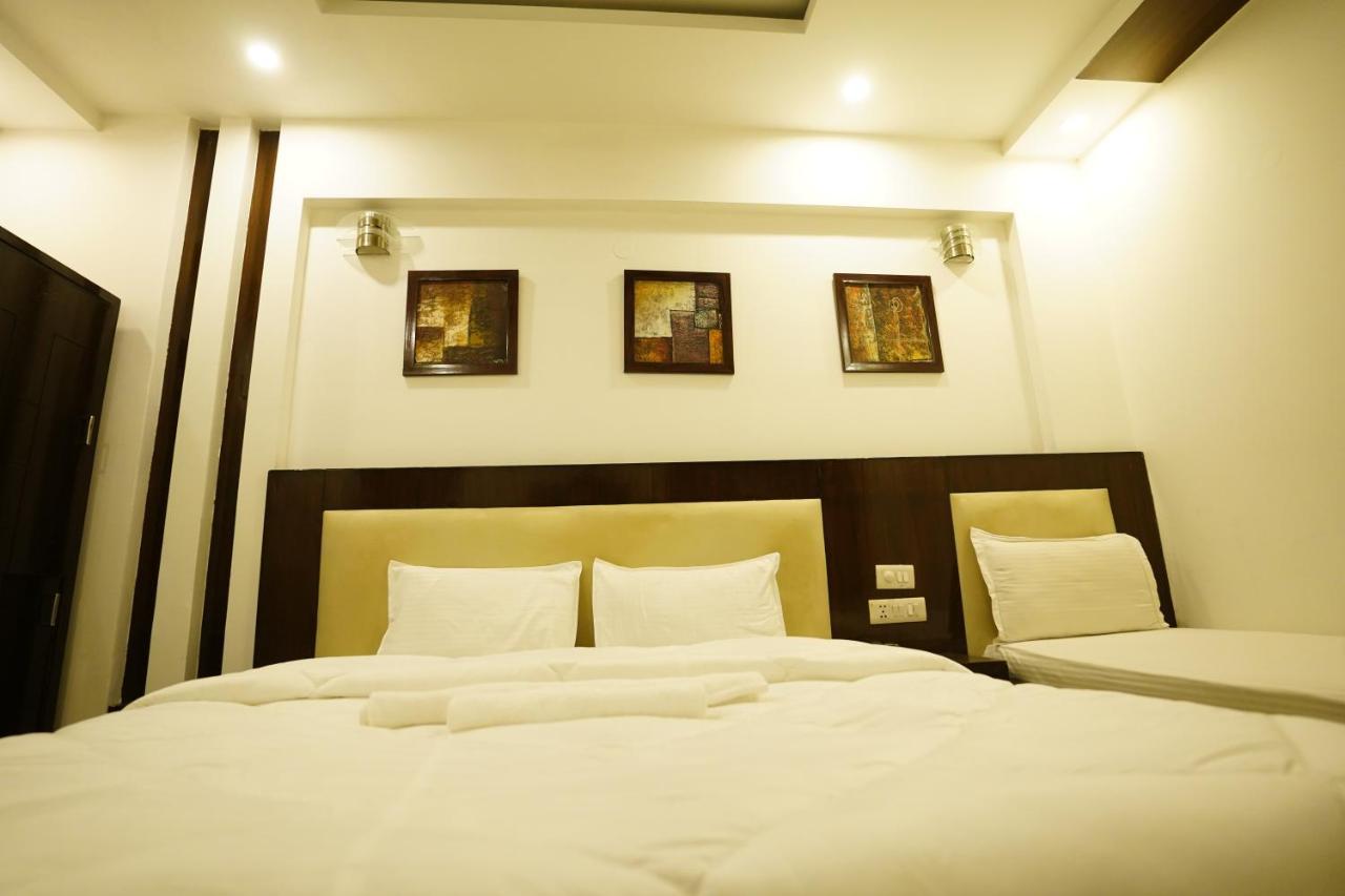 Hotel Sehej Inn By WB Inn, Karol Bagh , New Delhi Bagian luar foto